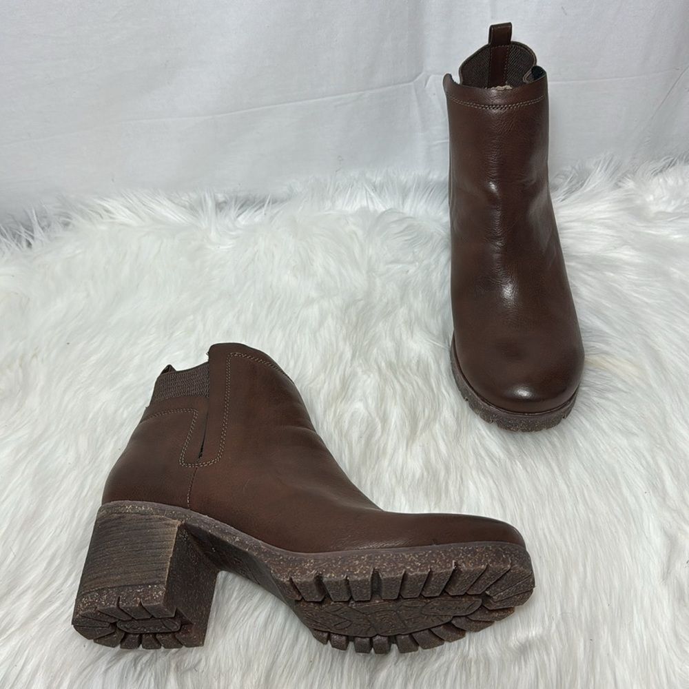 Kork-Ease Brown Faux Leather Booties Sz 11